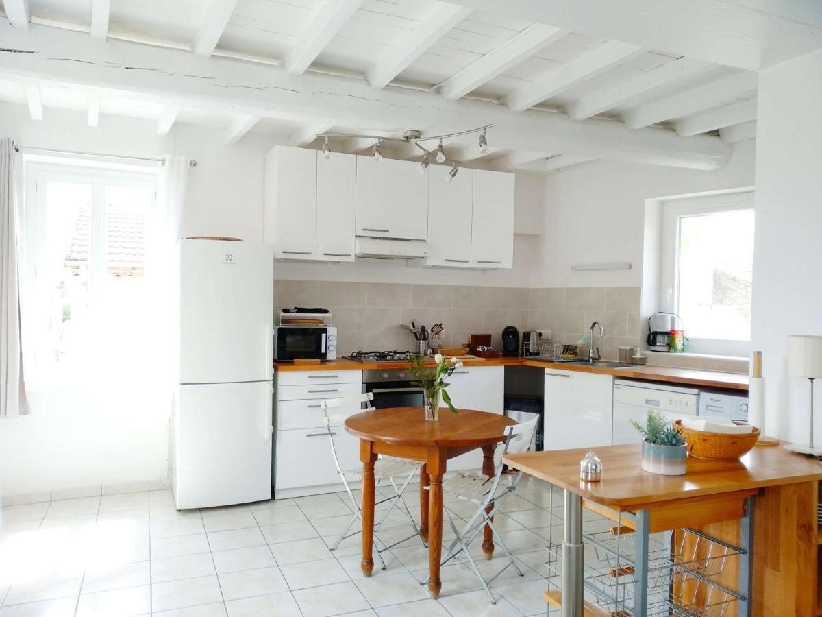 La Maison De Thuy - Gite En Auvergne Gimeaux Exterior foto