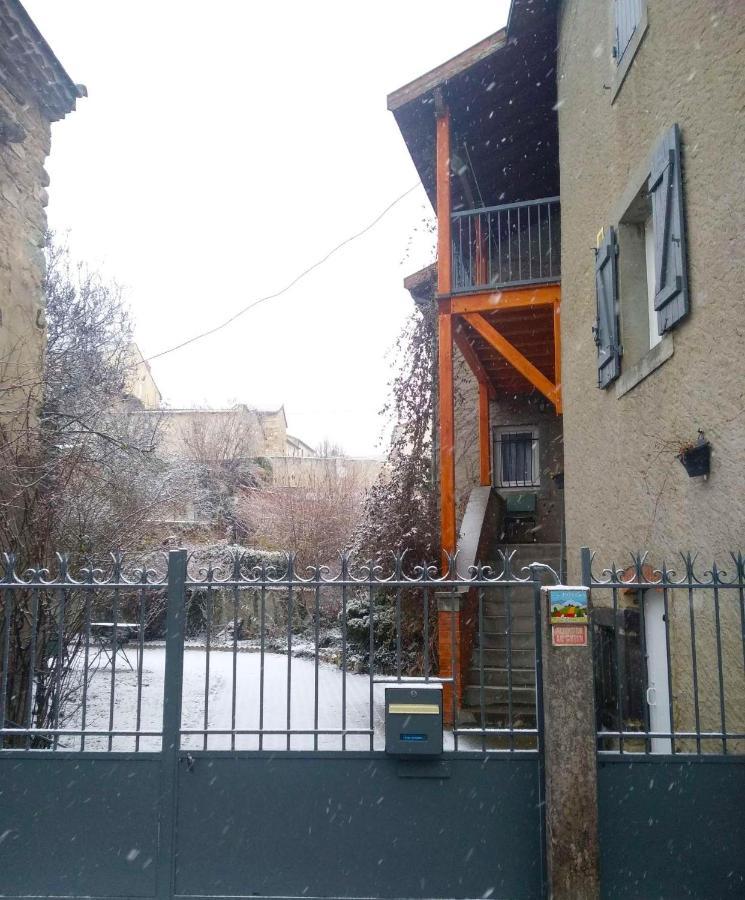 La Maison De Thuy - Gite En Auvergne Gimeaux Exterior foto